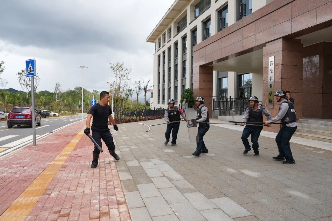 PP电子游戏网站开展反恐防暴演练